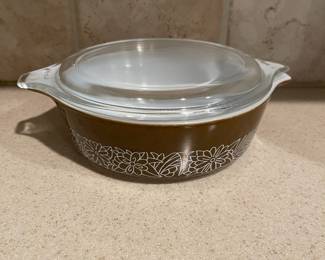 F72 - $75. Set of 3 Pyrex Bowls "Woodland" Pattern. With lids.