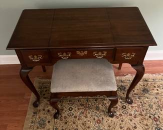 F58 - $225. Pennsylvania House Vanity & Bench. Measures 38" x 19" x 30.25". Bench measures 22" x 17.5" x 17" tall.