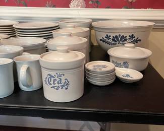 F70 - $450. Pfaltzgraff Yorktowne. 153 Pieces.