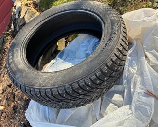 Winter tires (4) Hakkapeliitta 10 -- 215/55R17