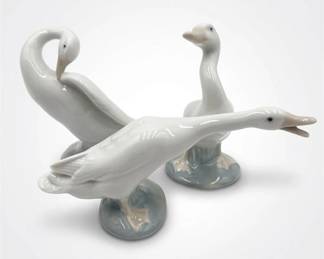 Lladro Porcelain Goose Figurine
