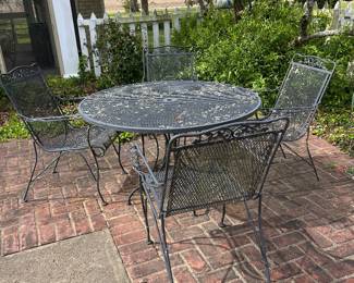 Meadowcraft round table and four chairs