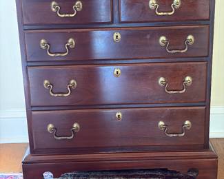 Link-Taylor small chest