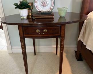 American Masterpiece Collection by Hickory - Dropleaf Pembroke table