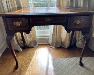 Henredon writing desk