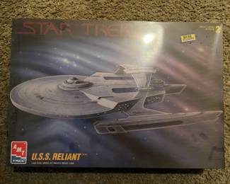 Star Trek sealed model 