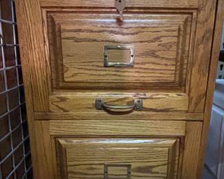 186 OakFileCabinet2DrawerwKeyWoodOfficeStorageVintage