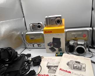 76 KodakEasyShareCameraBundleCamerasDockChargerMore