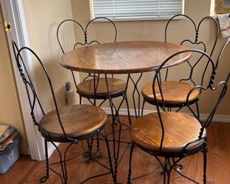 61 RoundWoodIronBistroTableSetw4ChairsCafStyle