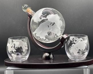 9 WorldGlobeWhiskeyDecanterSetw2GlassesBarDisplay