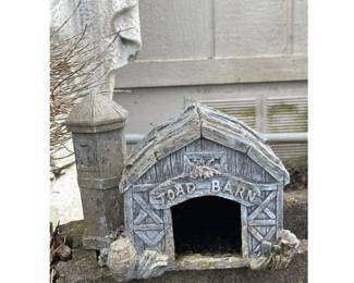 117 WhimsicalToadBarnGardenDecorRusticCottageCharm