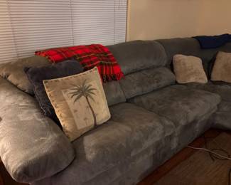 138 LargeSectionalSofawHideABedSleeperComfort