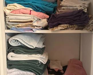 38 LinenLotSheetsTowelsWashclothsPillowcasesQueenFull