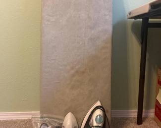 29 IroningBoardSteamIronSetHouseholdEssentialsLot