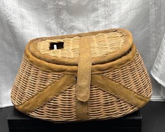 123 VintageWickerFishingCreelBasketLeatherStrapRusticDecor