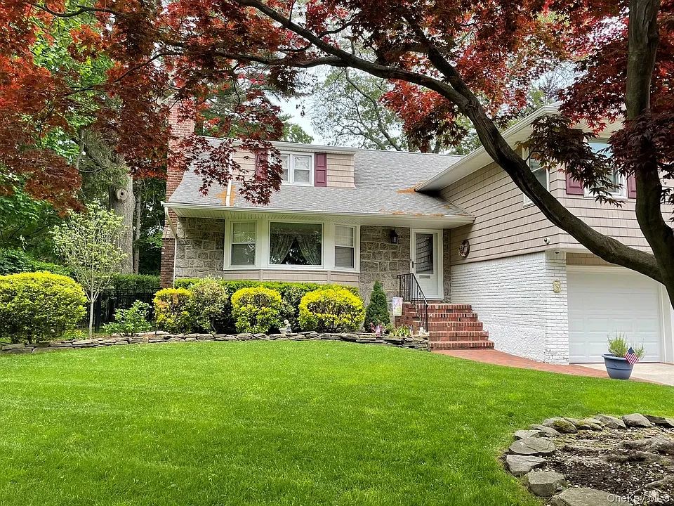 ROCKVILLE CENTRE VINTAGE HOME