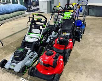 Lawn Mowers Orlando Estate Auction