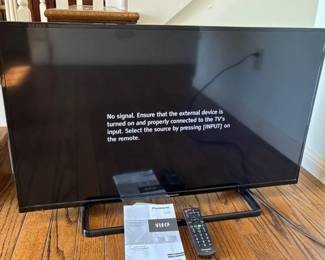 39 inch Panasonic TV on Stand with Remote