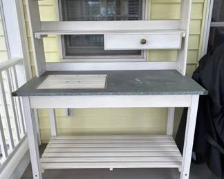 Garden Potting Bench