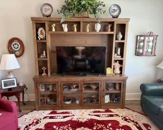Entertainment center