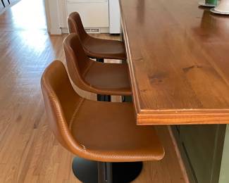 Four counter height kitchen stools