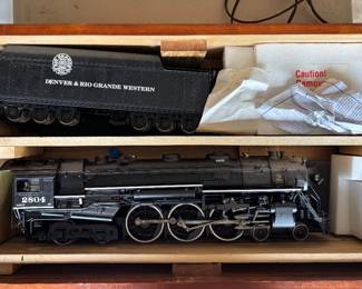 Collectable Engine and Tender in Wood Presentation Box/