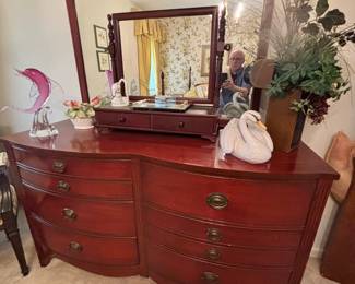 Mahogany veneer dresser