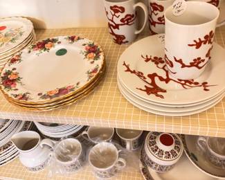 Many pretty sets of dishes
