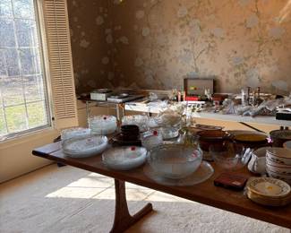 Oak farm style dining table with 6chairs