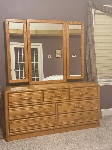 Bedroom chest with trifold mirror