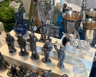 Miniature to small pewter figurines (children at play, animals, etc)