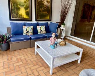 Large white wicker coffee table , art , decor 