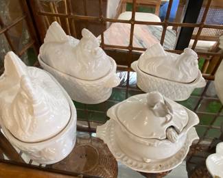 White chicken ceramic serving pieces 