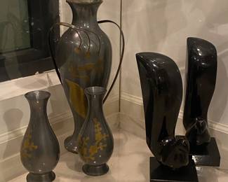 Pair of marble squirls, 3 piece of art deco vases 