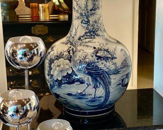 Large blue and white antique vase grand! 