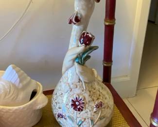 Handmade hen ceramic piece 