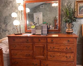 LEXINGTON dresser and mirror