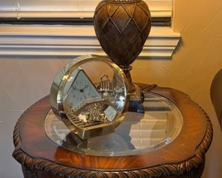 2 matching oval end tables and lamps