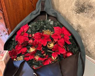 wreath with stand and storagecase