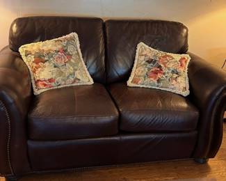 HAVERTY'S leather love seat