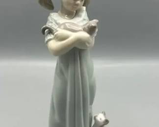 Lladro 5743 Dont Forget Me Girl with Cat  Kittens