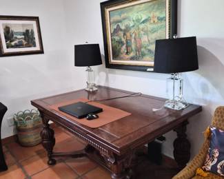 Oak table with pull out leaves Was used as desk