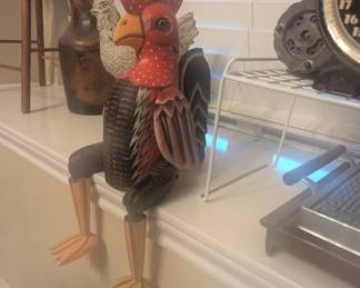 Rooster shelf sitter