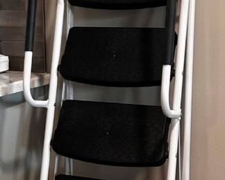 SocTone 5 Step Ladder with Handrails  Great working condition.