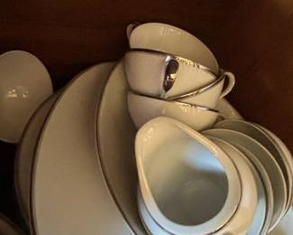 Celebrity of Hawaii by Meito Platinum Band Dinnerware Set second image