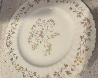 Johnson Brothers Summer Chintz Dinner Plates third image