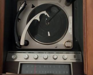 Magnavox StereoFidelity Console RadioPhonograph second image