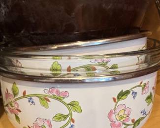 Assorted Kitchenware Collection with Floral Enamelware Bowls third image