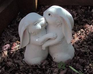 Hugging Bunnies Garden Statue