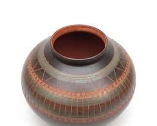 Navajo Etched Pottery Vase  Signed Dennisa second image